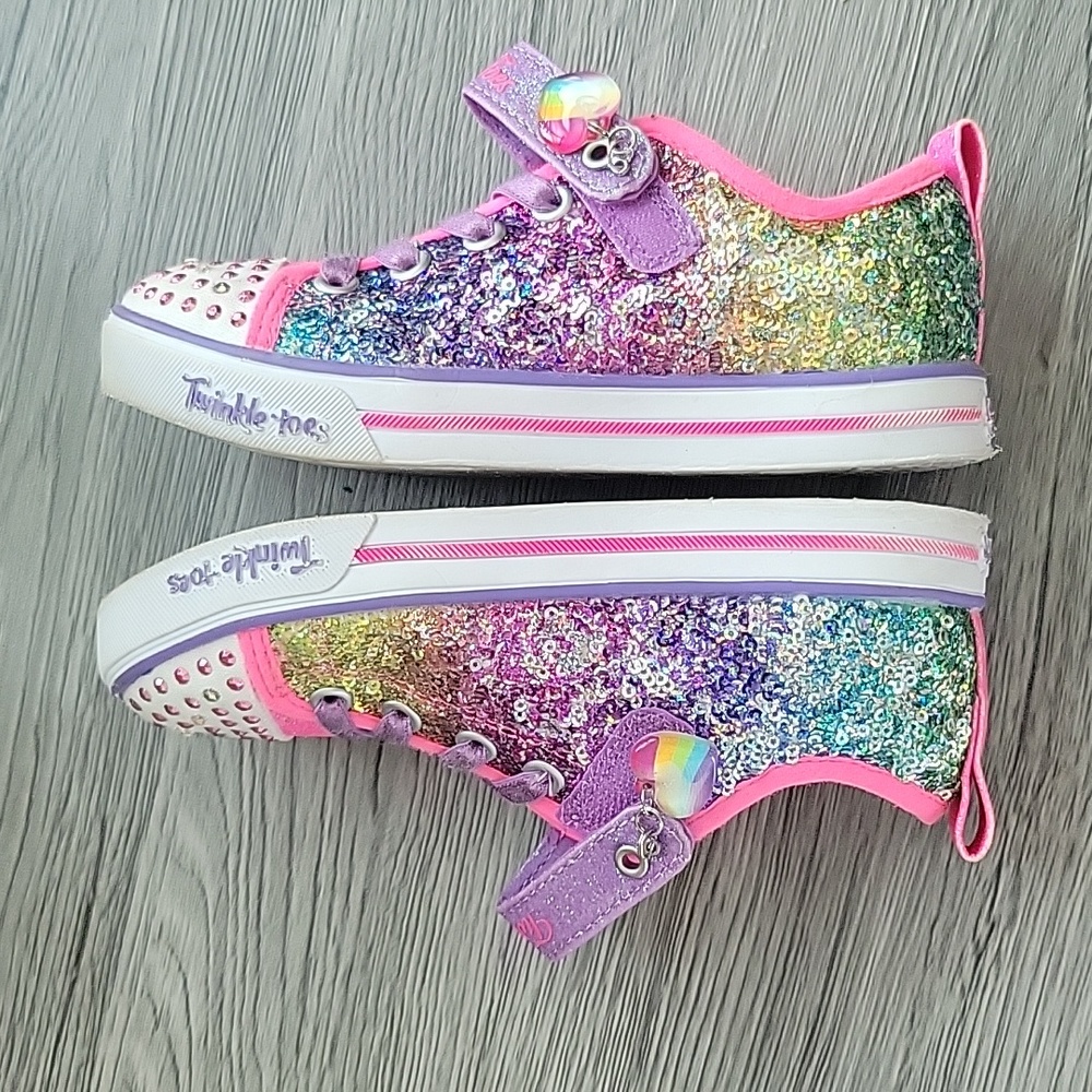 Girl twinkle toe shoes